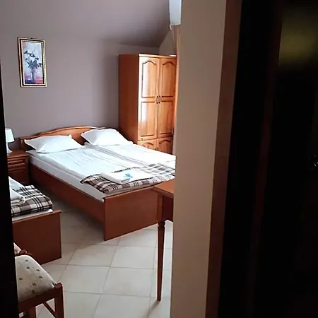 Ξενοδοχείο Family Gogov 2*